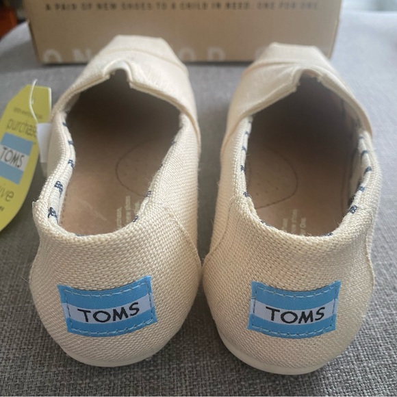 BNWT Toms shoes size 5.5 US Women antique white - Picture 2 of 6